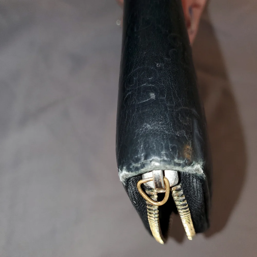 Gucci Black Gucci Signature Zip Wallet - Picture 12 of 16